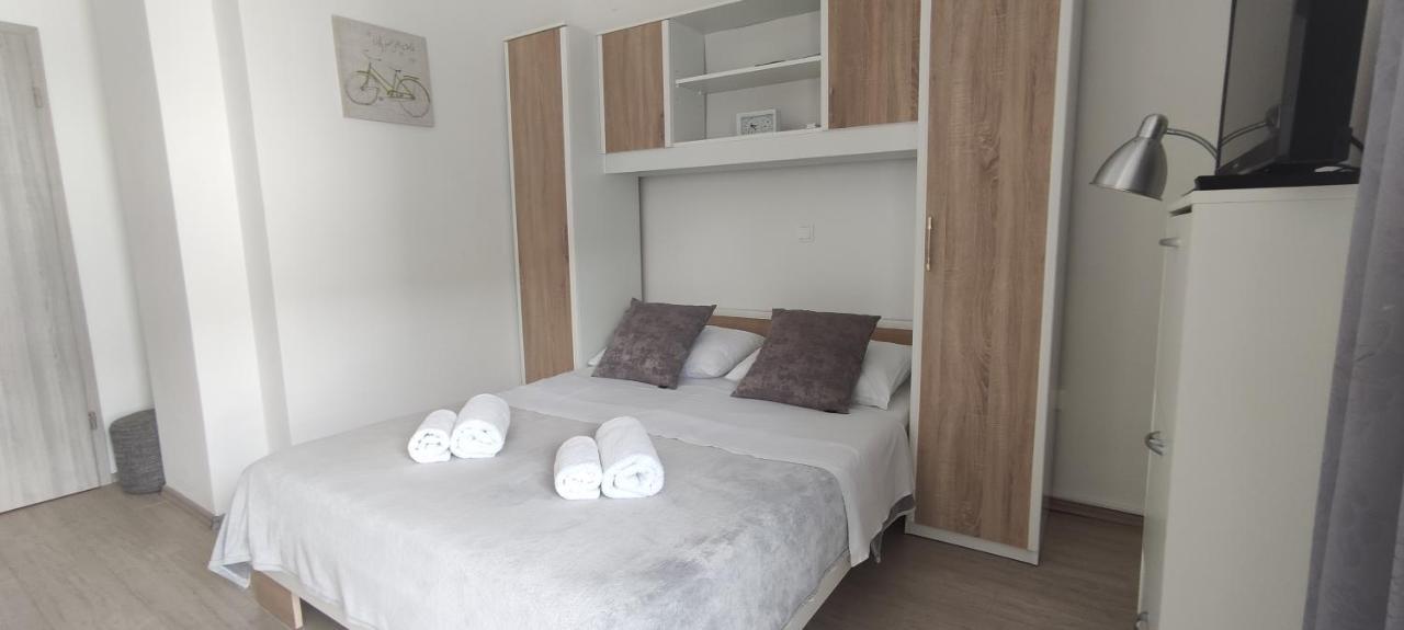 Apartments M&M Baska  Bagian luar foto